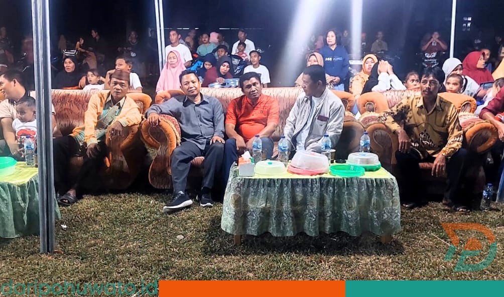 Imran Uno Pada Saat Bersama Masyarakat