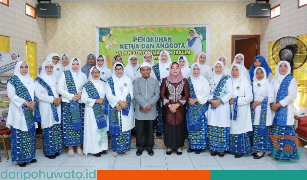 Wakil Bupati Pohuwato Resmi Melantik BKMT Pohuwato. Sumber Foto : Humas Pemda Kabupaten Pohuwato