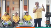 Ketua DPD Golkar Kabupaten Pohuwato, Nasir Giasi Bersama Ketua DPD Golkar Provinsi Gorontalo, Rusli Habibie. Sumber Foto: Erik Munandar